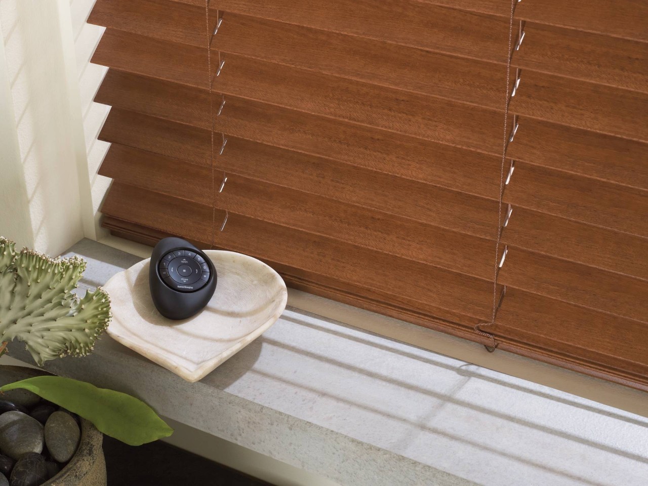 Hunter Douglas EverWood® Faux Wood Blinds near Kennebunk, Maine (ME)